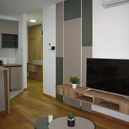 Apartment Atina 2 *